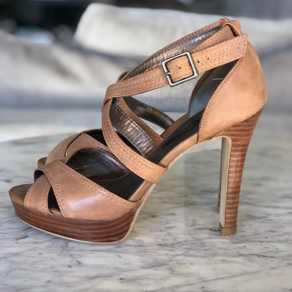 MODA strappy tan platform leather sandal 6.5
